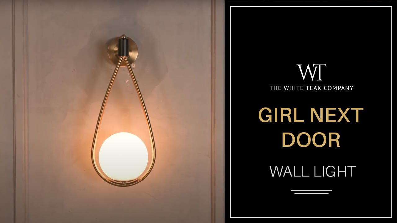 GIRL NEXT DOOR WALL LIGHT 1 MIN
